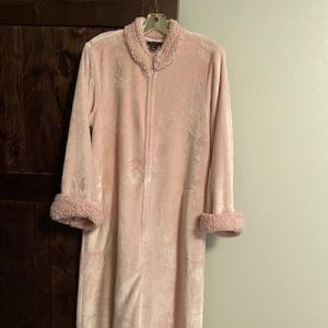 Natori Floor-Length Plush Robe